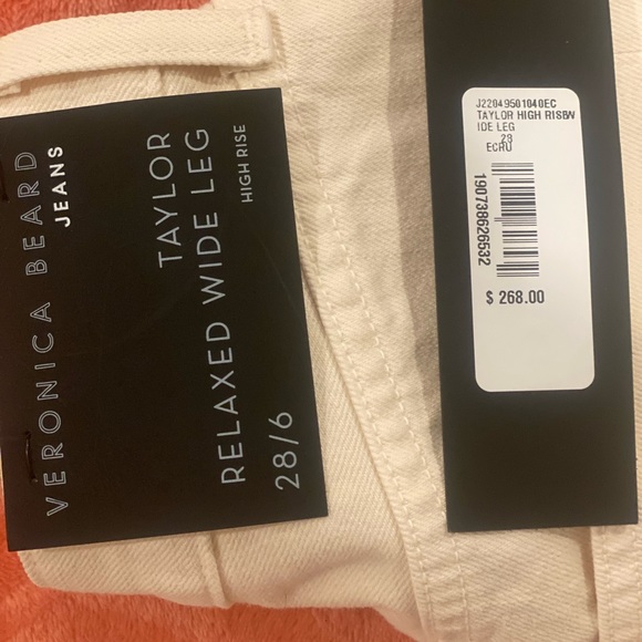 Pants 👖 Veronica Beard's Taylor jeans are cut from premium denim. - Picture 6 of 12